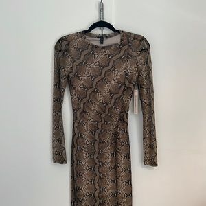 Aqua brand snake skin sheer ruched detailed dress size xs